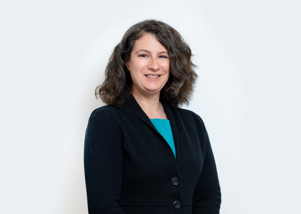 Professional headshot photo of Sarah Caine, CFP®, Agili Financial Strategist.